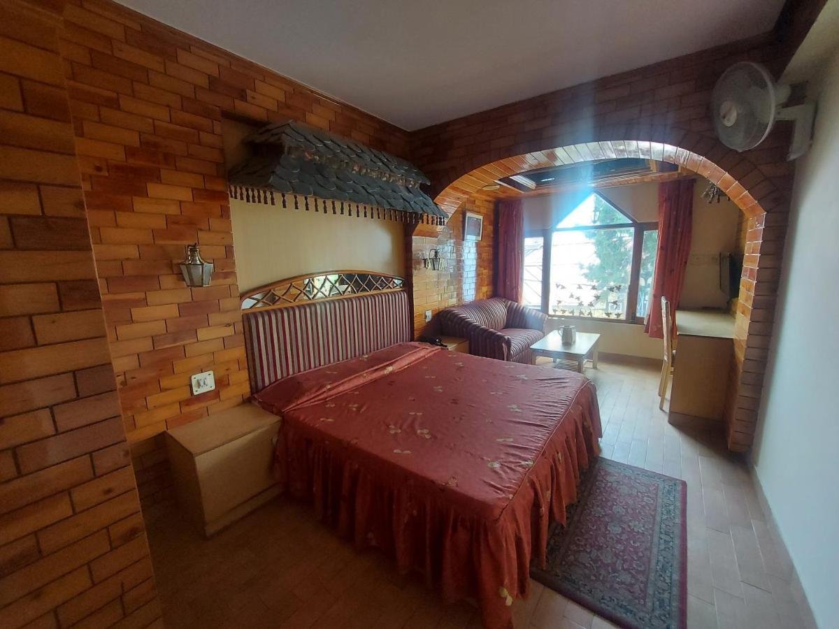 Brightland Hotel Shimla Zewnętrze zdjęcie