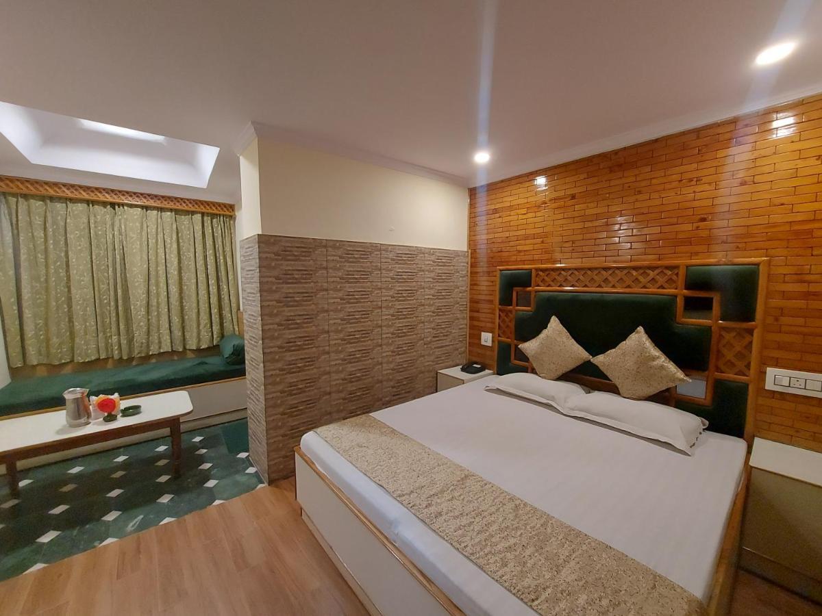 Brightland Hotel Shimla Zewnętrze zdjęcie