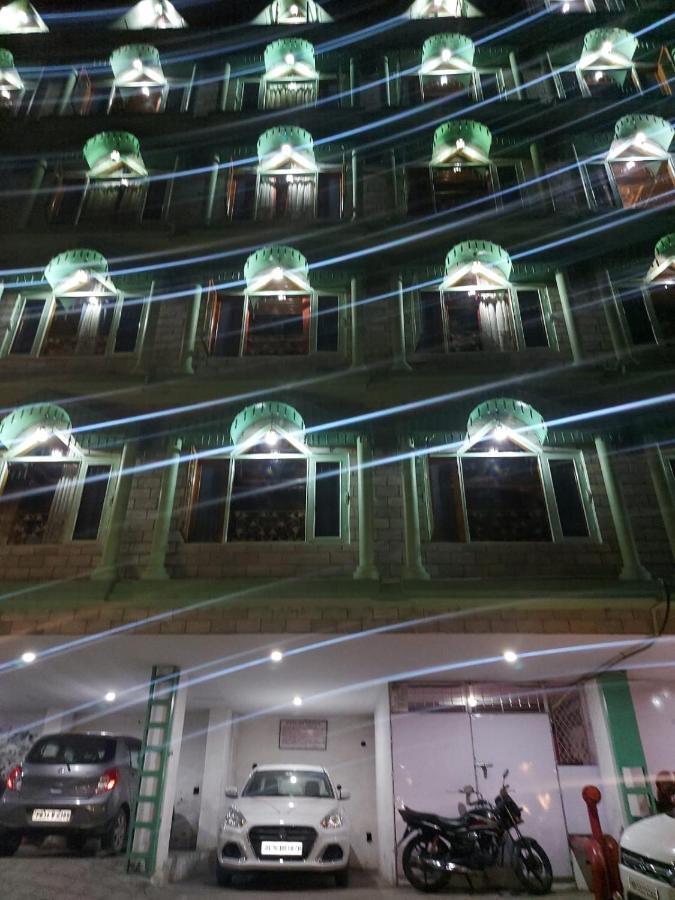 Brightland Hotel Shimla Zewnętrze zdjęcie
