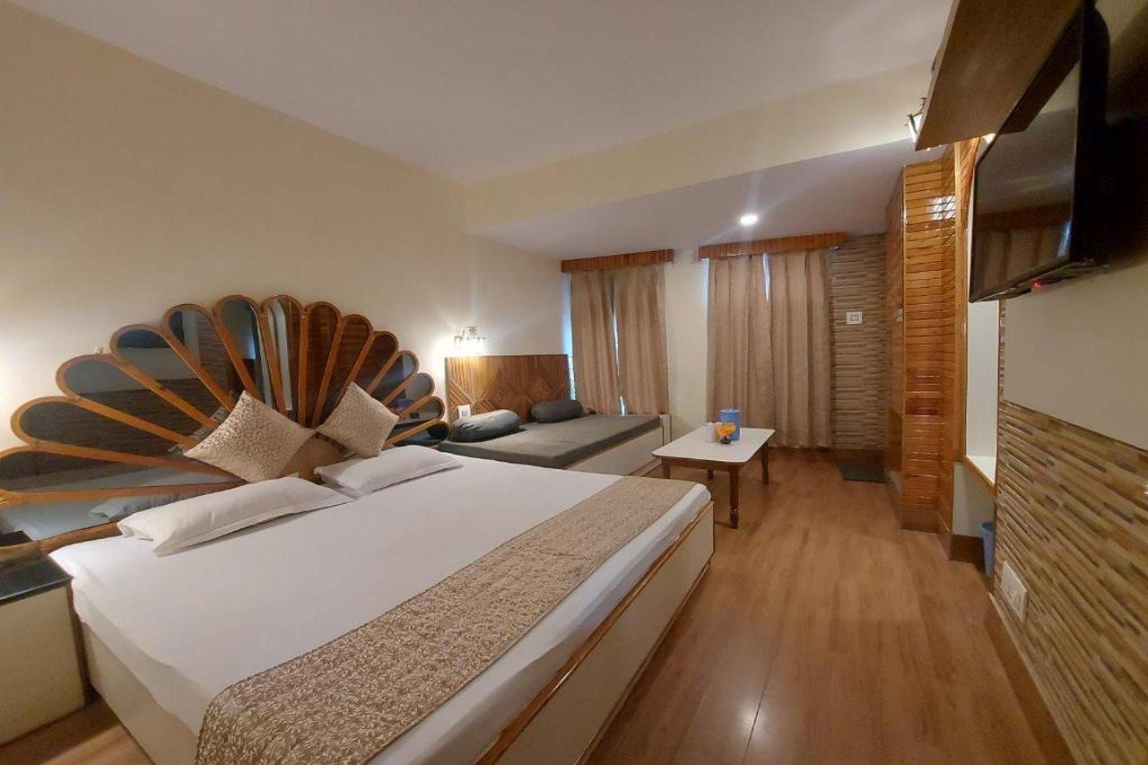 Brightland Hotel Shimla Zewnętrze zdjęcie