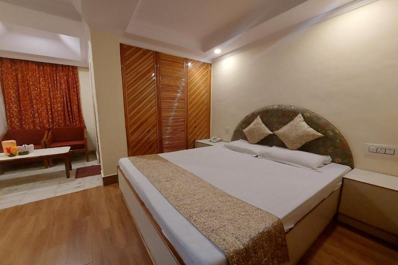 Brightland Hotel Shimla Zewnętrze zdjęcie